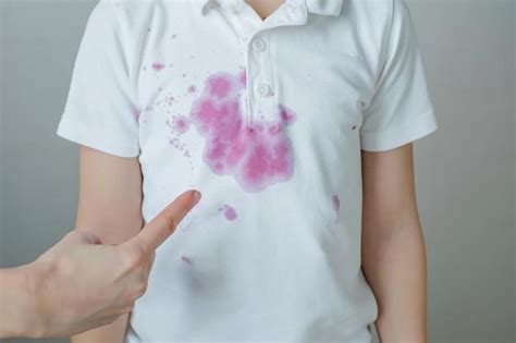 How to Remove Rubber Print from Clothes: A Comprehensive Guide and the Curious Case of Stubborn Stains